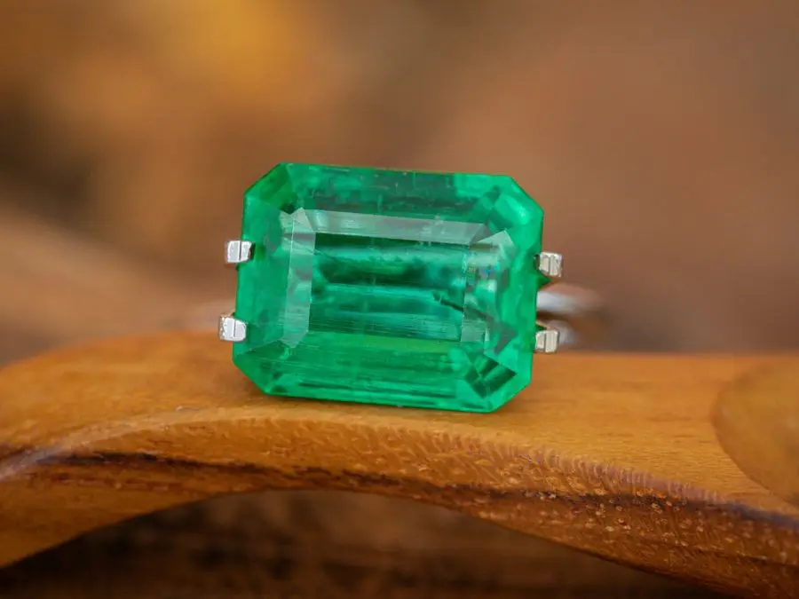 Mua Khám phá Các loại đá quý ở Việt Nam Mua Khám phá Các loại đá quý ở Việt Nam