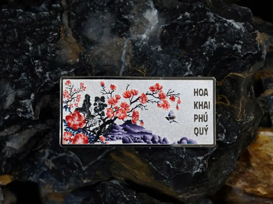 Bạc in UV có tuổi thọ rất cao tùy vào cách bảo quản Xem Công nghệ in UV trên bạc