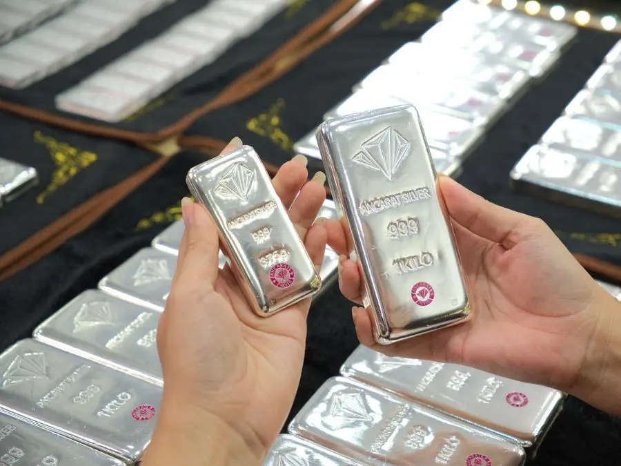 Mua bạc miếng nguyên chất là lựa chọn hàng đầu khi đầu tư bạc mua bạc miếng nguyên chất