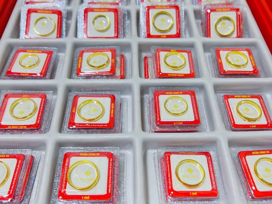 Giải đápTrả lời Đầu tư vàng hay gửi tiết kiệm Giải đápTrả lời Đầu tư vàng hay gửi tiết kiệm