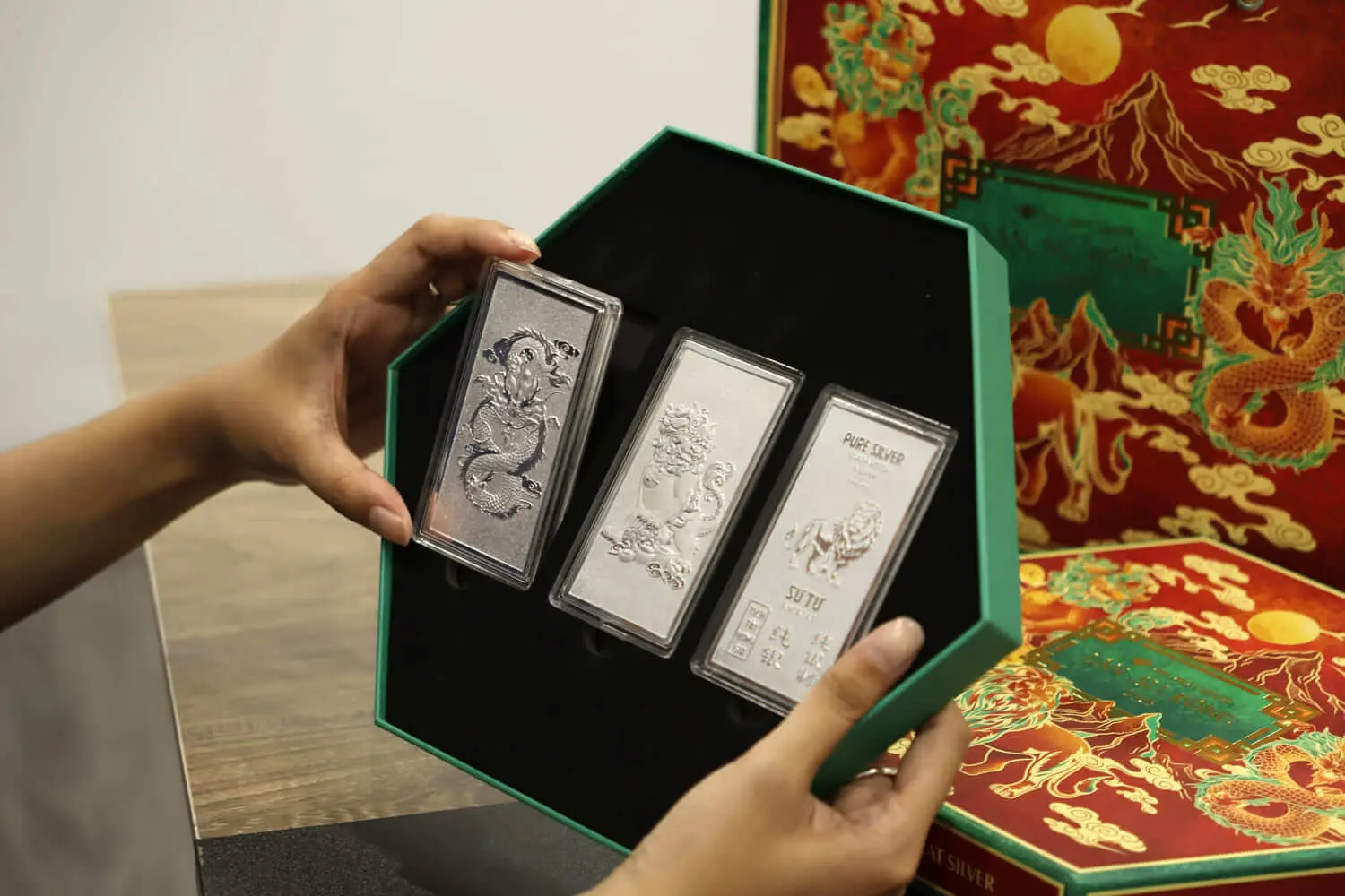 Ý nghĩa Lân Sư Rồng trong set quà tặng Ý nghĩa Lân Sư Rồng trong set quà tặng