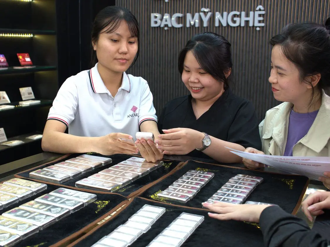 Năm 2025 là thời điểm đáng cân nhắc để đầu tư bạc Kinh nghiệm đầu tư bạc