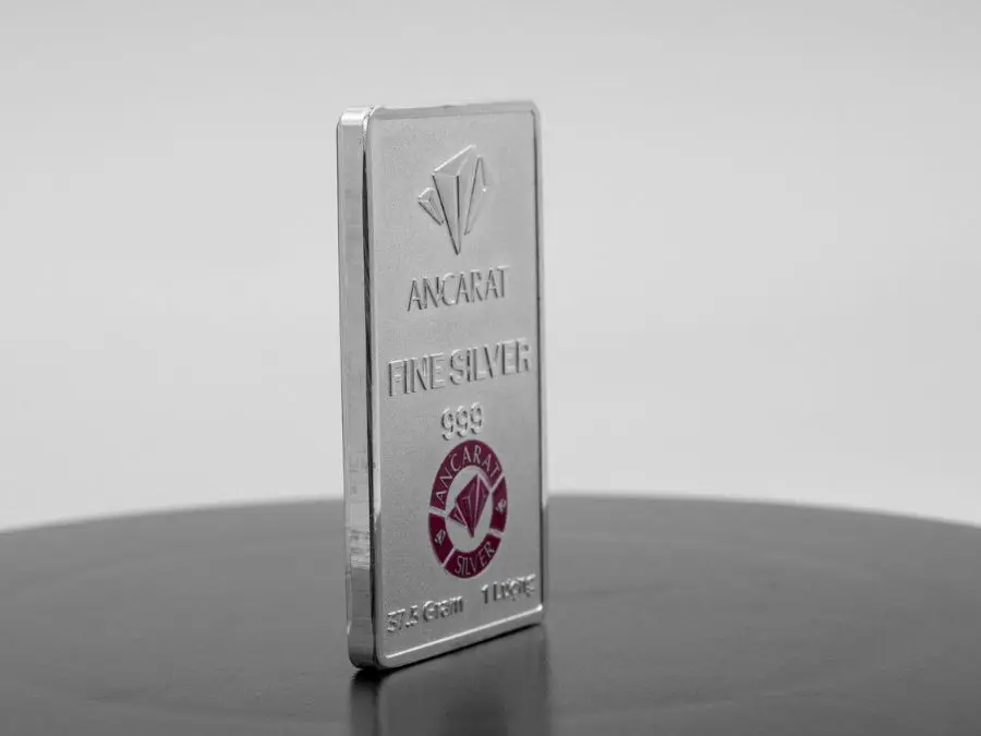 Bạc ta có hàm lượng bạc nguyên chất cao hơn bạc 925 Bạc ta hay bạc 925 đắt hơn phụ thuộc nhiều yếu tố