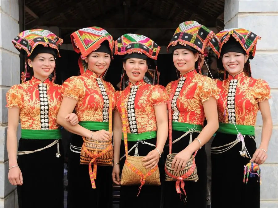 Người dân tộc Thái nổi tiếng với nghệ thuật chế tác bạc tinh xảo Trang sức dân tộc Thái