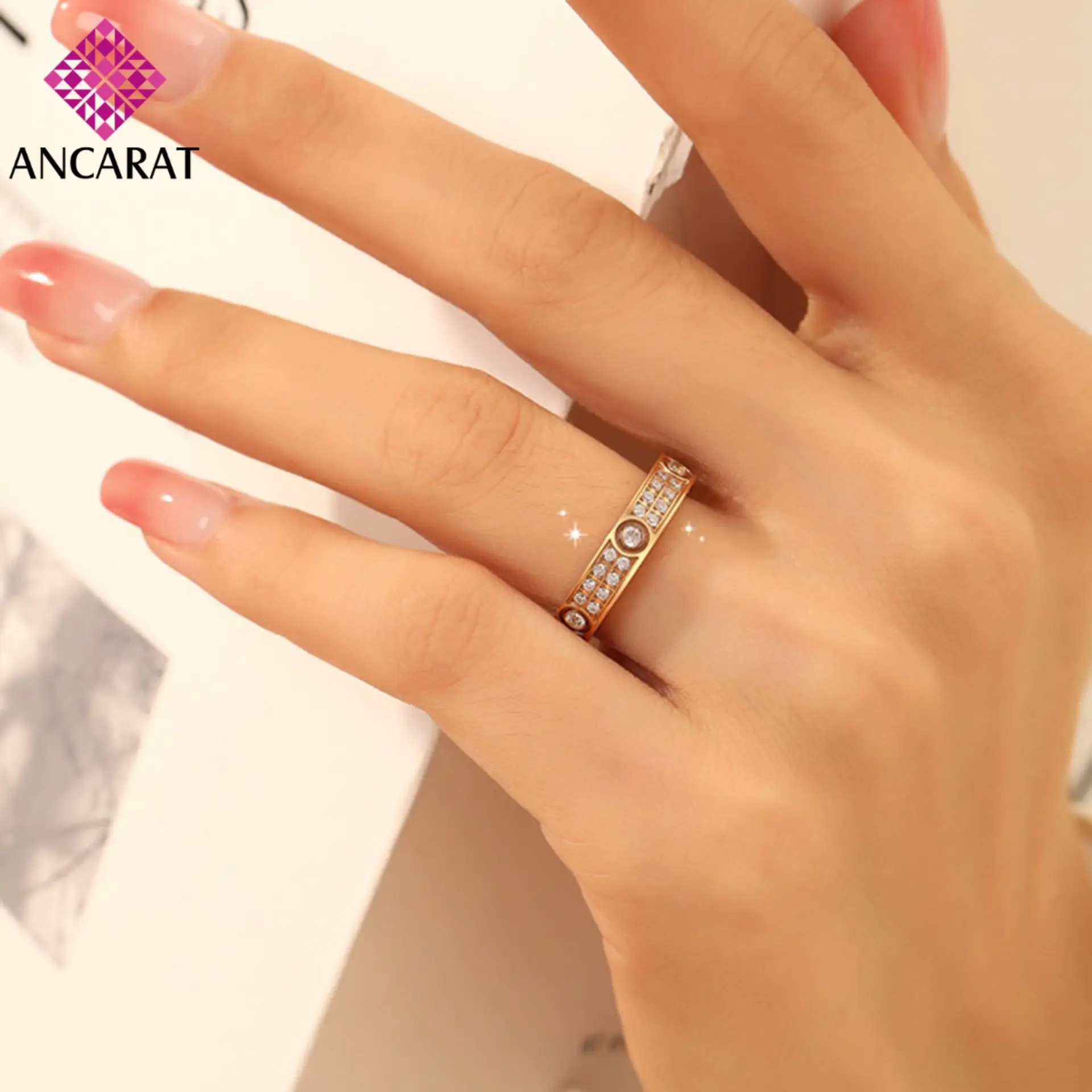 Nhẫn cầu hôn đeo ngón nào theo phương tây Nhẫn cầu hôn đeo ngón nào theo phương tây