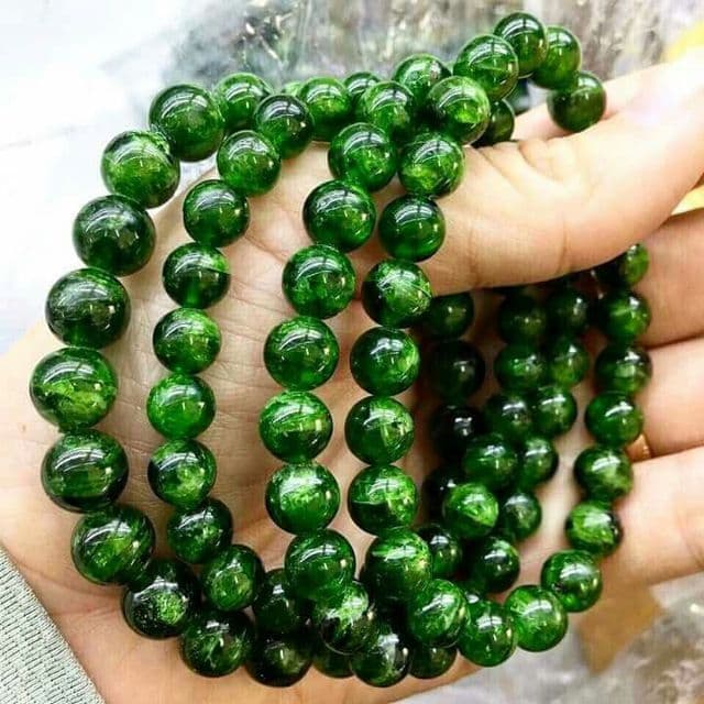 Vòng đá Diopside 5A