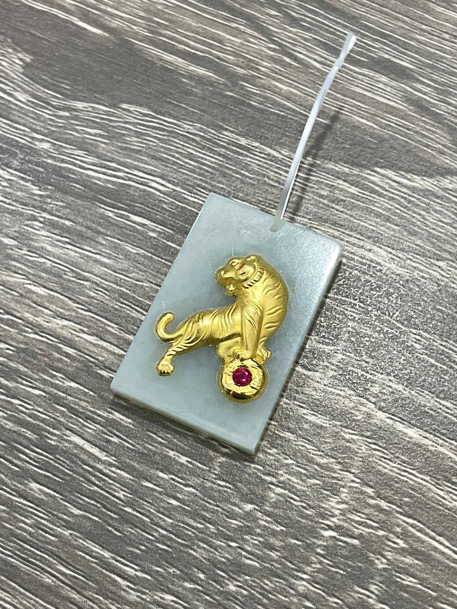 Mặt Dây Ngọc Phỉ Thúy Dát Vàng 24K 12 Con Giáp ANCARAT