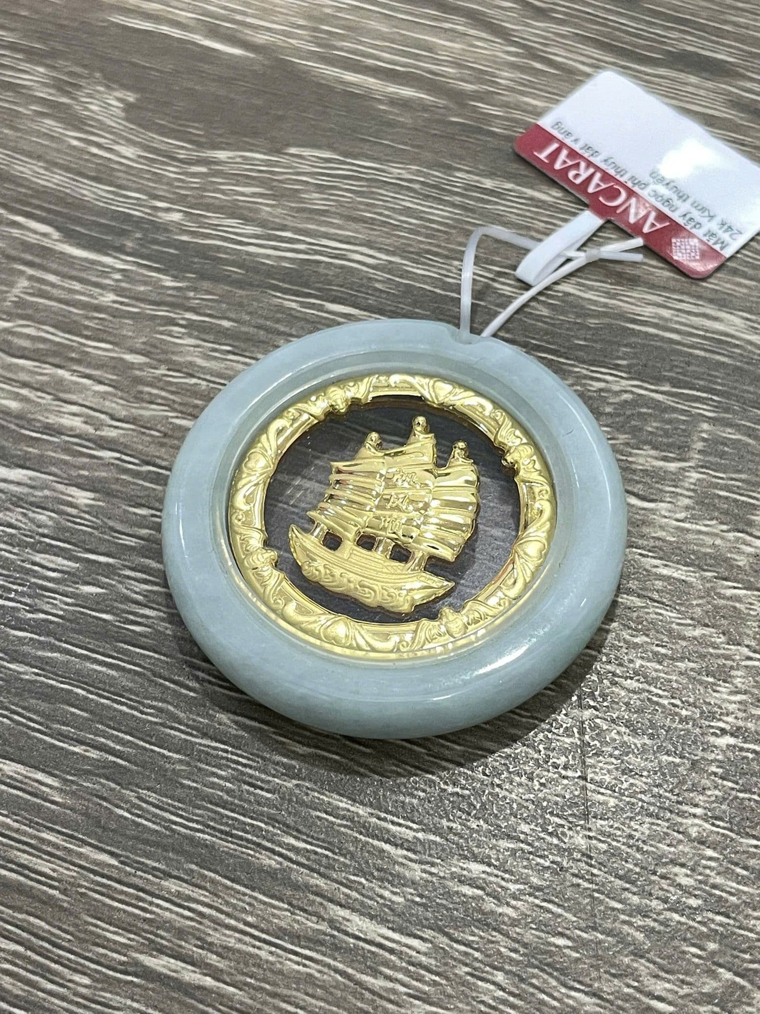 Mặt Dây Ngọc Phỉ Thúy Dát Vàng 24K Kim Thuyền ANCARAT