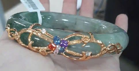 Vòng cẩm thạch bọc vàng