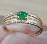 Nhẫn Cưới Đính Đá Xanh Dải Viền Lấp Lánh ANCARAT