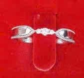 Nhẫn Cưới KCTN Họa Tiết Uốn Lượn Đối Xứng ANCARAT