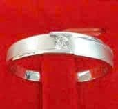 Nhẫn Cưới Ánh Kim Trắng Điểm Nhấn Trung Tâm ANCARAT
