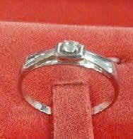 Nhẫn Vàng 18K Đính Đá Nét Giao Thoa Thanh Lịch ANCARAT