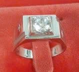 Nhẫn Vàng 18K Đính Đá Khung Vuông Minh Quang ANCARAT