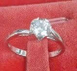 Nhẫn Vàng 18K Đính Đá Nét Lượn Thanh Mảnh ANCARAT