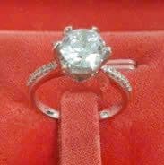 Nhẫn Vàng 18K Đính Đá Hai Vai Tinh Quang ANCARAT