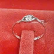 Nhẫn Vàng 18K Đính Đá Nét Lượn Ánh Nguyệt ANCARAT
