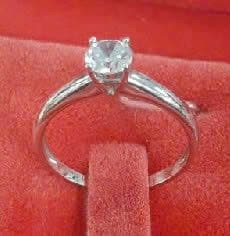 Nhẫn Vàng 18K Đính Đá Tâm Sáng Thanh Nhã ANCARAT