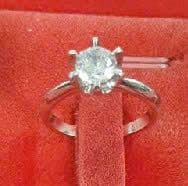 Nhẫn Vàng 18K Đính Đá Tròn Chấu Nổi Thanh Nhã ANCARAT