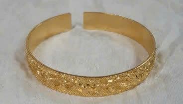 Lắc Tay Vàng 24K Khắc Hoa Văn Ánh Kim ANCARAT