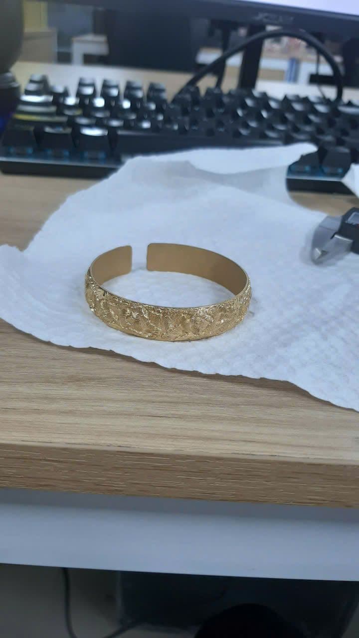 Vòng Tay Vàng 24K Bản Mở Khắc Liên Hoa ANCARAT