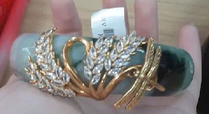 Vòng cẩm thạch bọc vàng