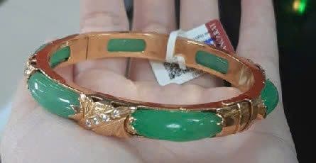 Vòng cẩm thạch bọc vàng