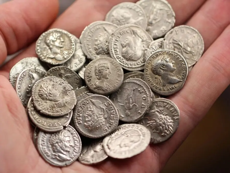 Sưu tầm bạc cổ La Mã