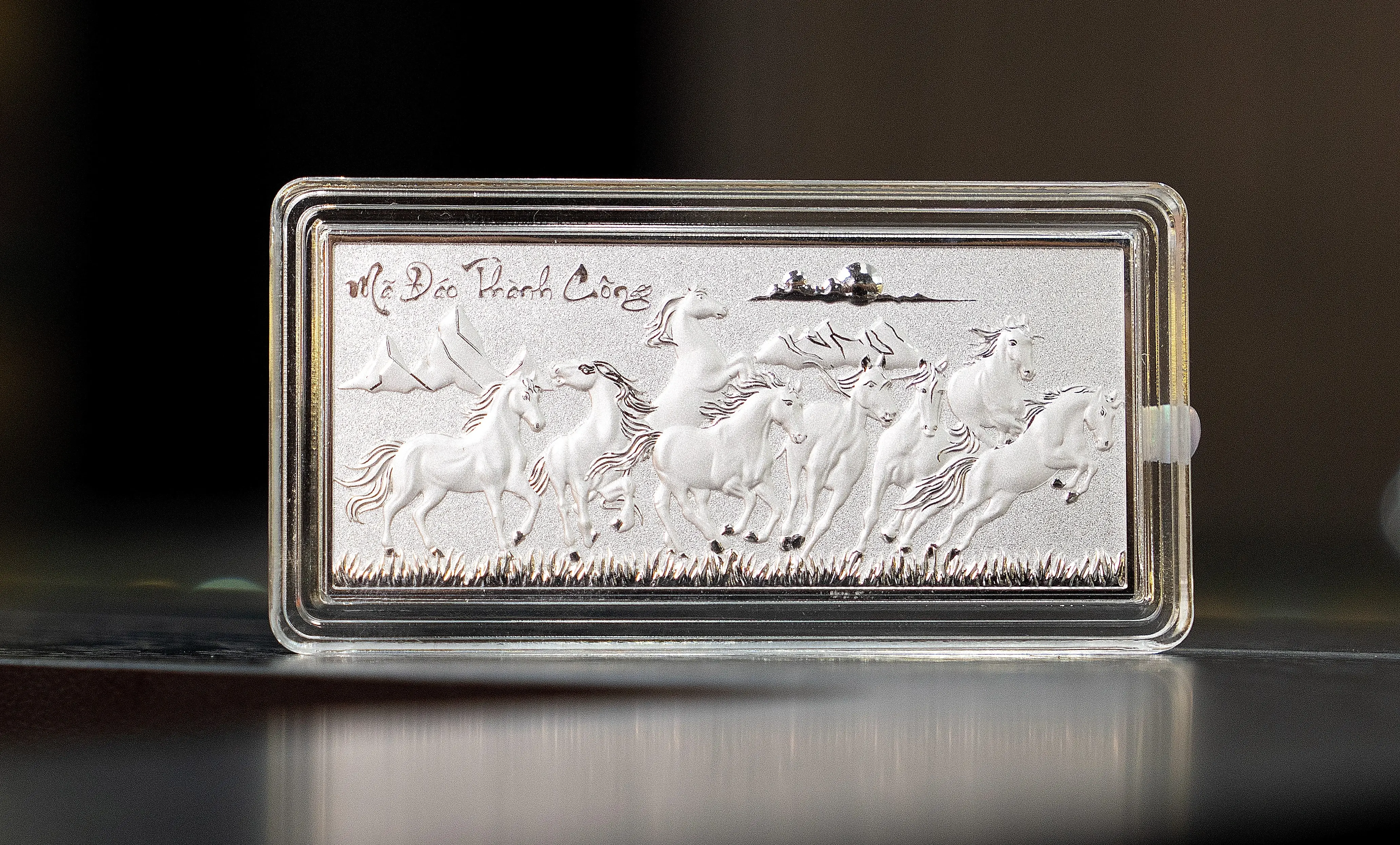 Giá bạc Ancarat điều chỉnh nhẹ theo nhịp sóng quốc tế