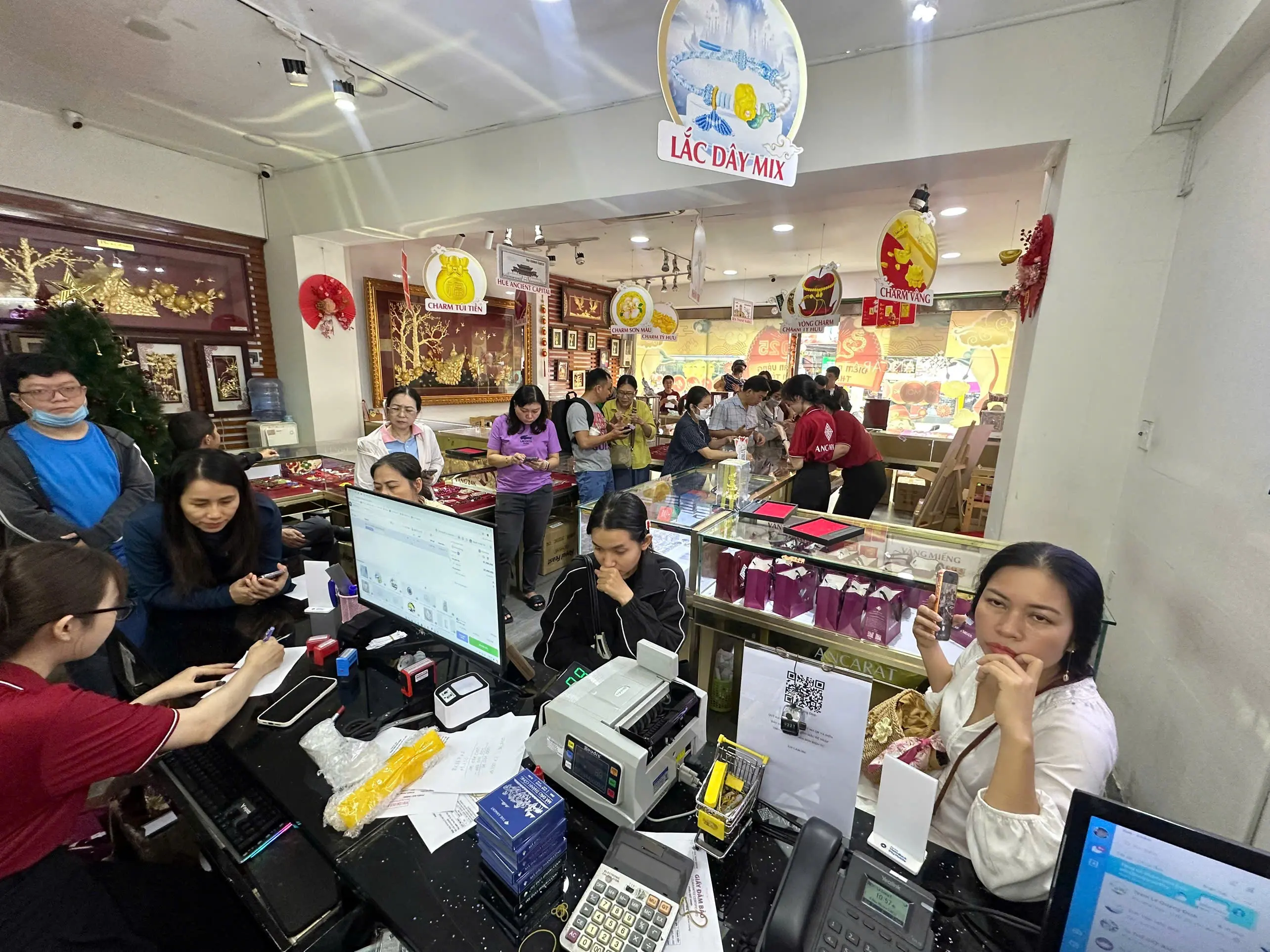 Bạc miếng Ancarat ghi nhận mức tăng trưởng hơn 18%, là kênh tích sản hấp dẫn nhất tuần qua. Bạc miếng Ancarat ghi nhận mức tăng trưởng hơn 18%, là kênh tích sản hấp dẫn nhất tuần qua.