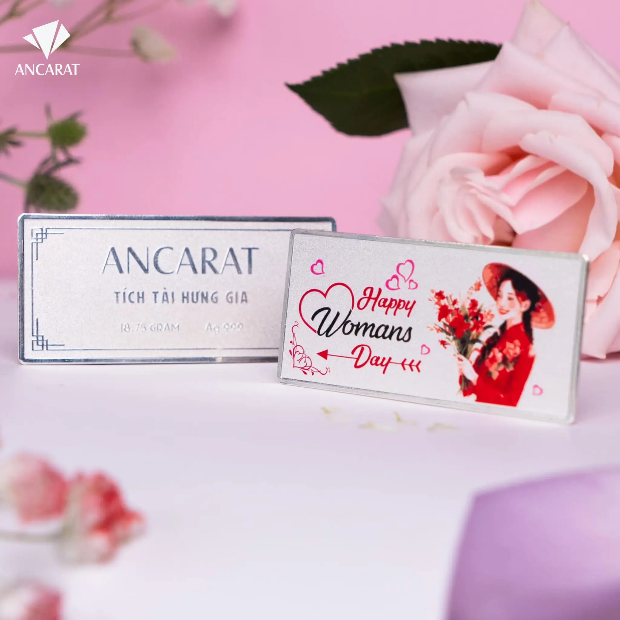 Giai đoạn phác thảo tỉ mỉ hình ảnh phụ nữ Việt Nam trong tà áo dài truyền thống, tạo nên nét đẹp tinh tế cho món quà tặng 8/3.