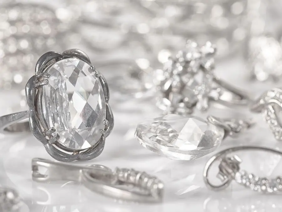 Trả lời nên mua bạc 925 hay bạc ta