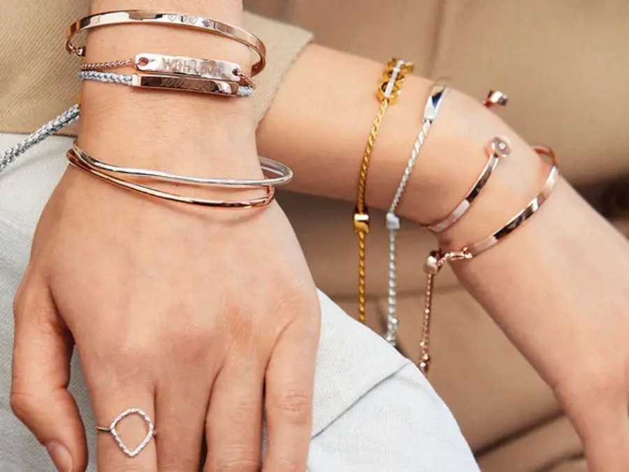 Người mệnh Mộc đều có thể đeo vàng hay bạc Người mệnh Mộc đeo vàng hay bạc