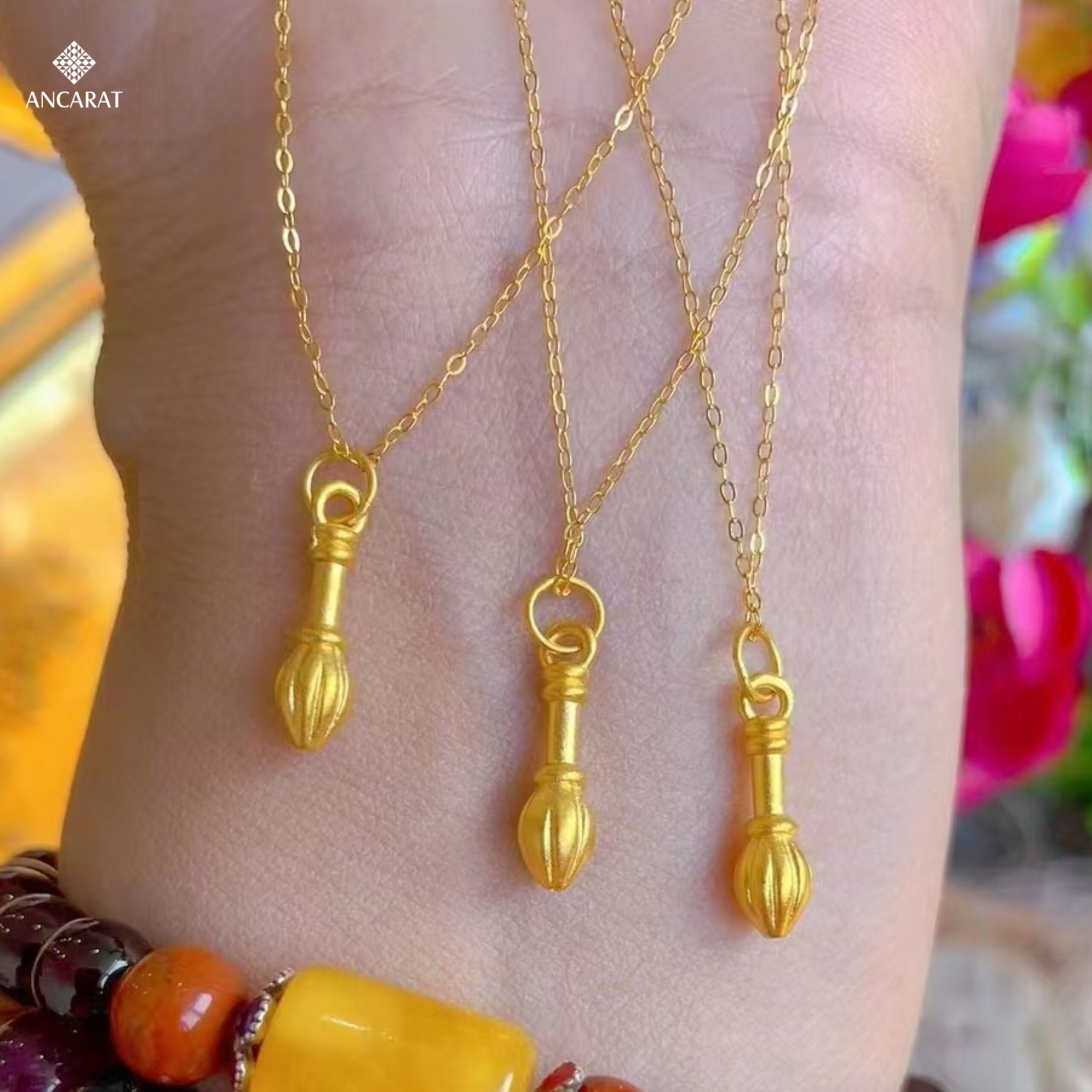 Bút Văn Xương là gì? Khám phá ý nghĩa của bút văn xương trong phong thủy, vật phẩm giúp kích hoạt may mắn cho thi cử, học vấn và sự nghiệp.