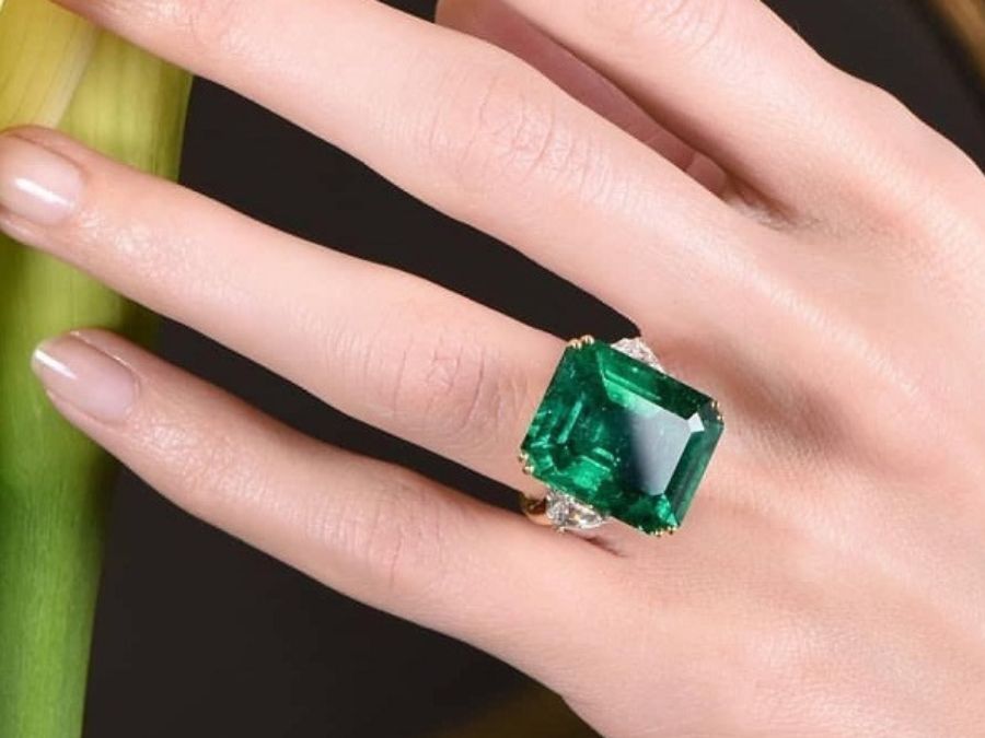Người mệnh hỏa có thể kết hợp trang sức bạc với đá quý hợp mệnh